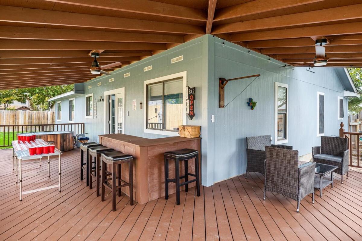 5Br Retreat With Game Room, Hot Tub & Big Yard - Sleeps 16 - 15 Min To Dt Остин Экстерьер фото