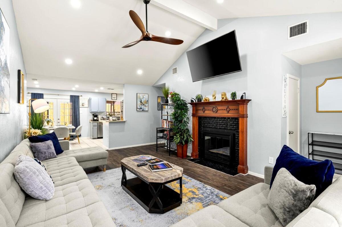 5Br Retreat With Game Room, Hot Tub & Big Yard - Sleeps 16 - 15 Min To Dt Остин Экстерьер фото